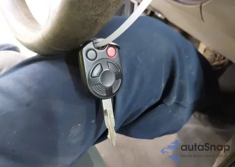 2010 Ford Escape Xls z USA, uszkodzony, nr VIN 1FMCU0C78AKC06873